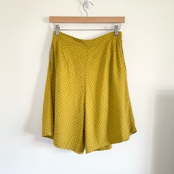 Anthropologie Seen Worn Kept High Waist Pleated Jacquard Trouser Short Yellow 8 - Picture 5 of 11